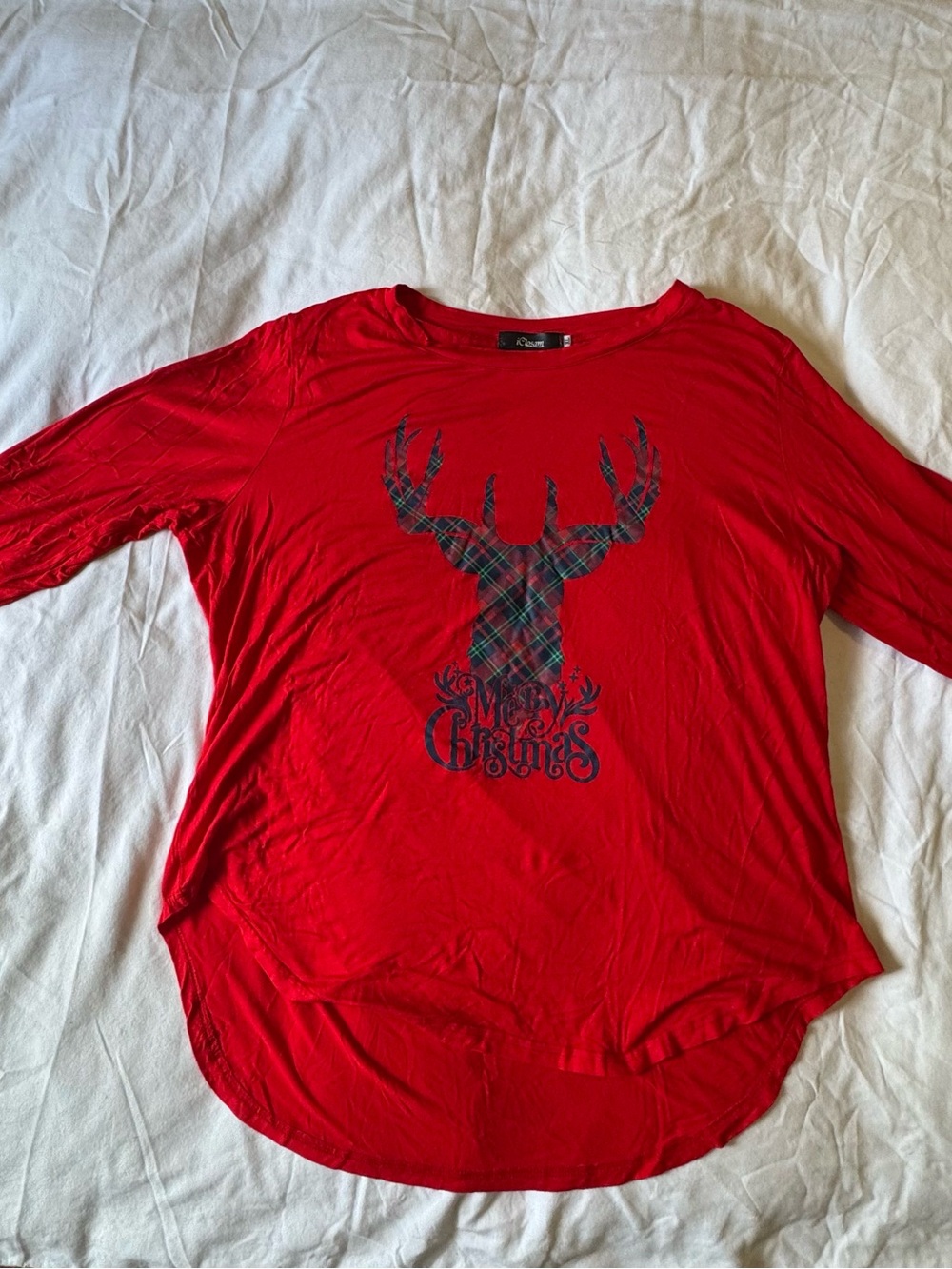 Women’s Red Christmas Reindeer Graphic Long Sleeve Top